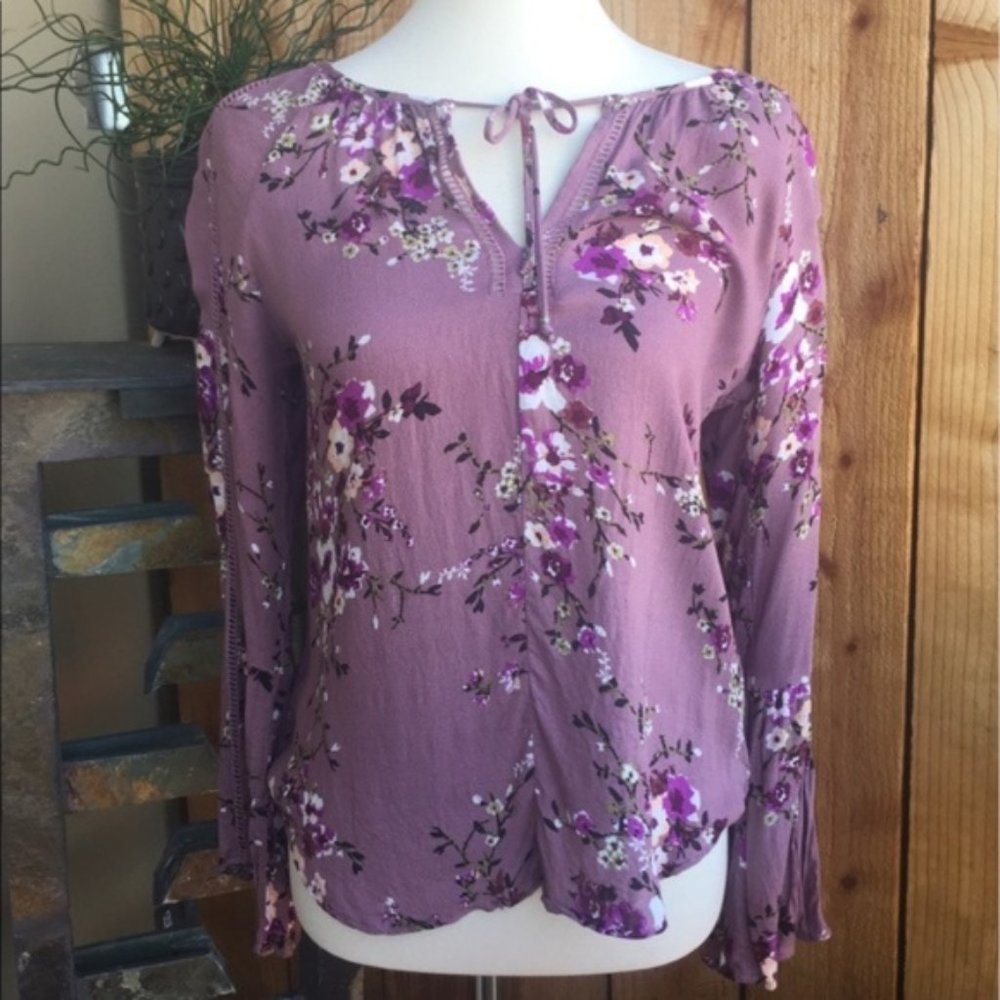 Love Stitch Flowy Boho Floral Keyhole Top
